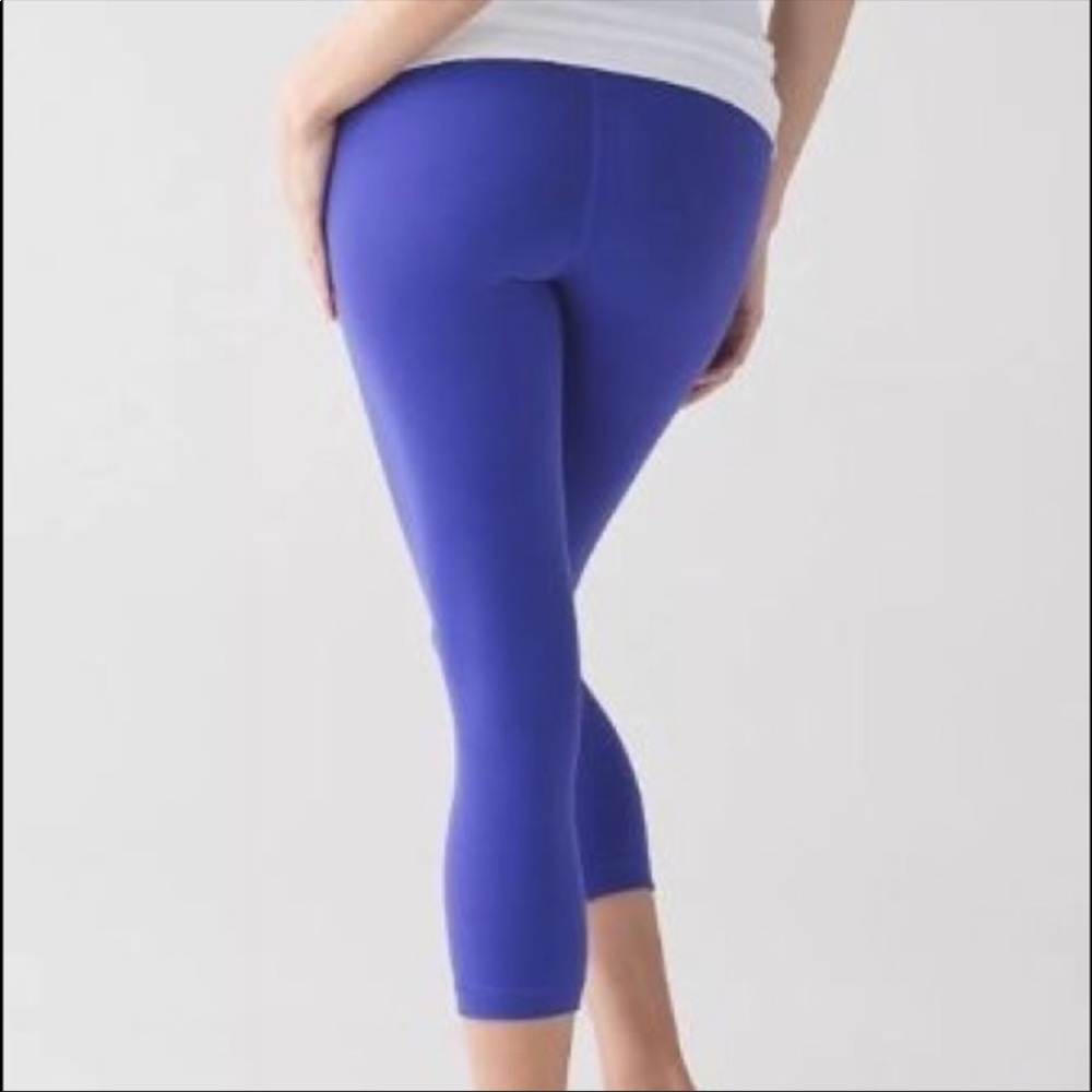 ⭐️ Lululemon high waisted wunderunder crops ⭐️